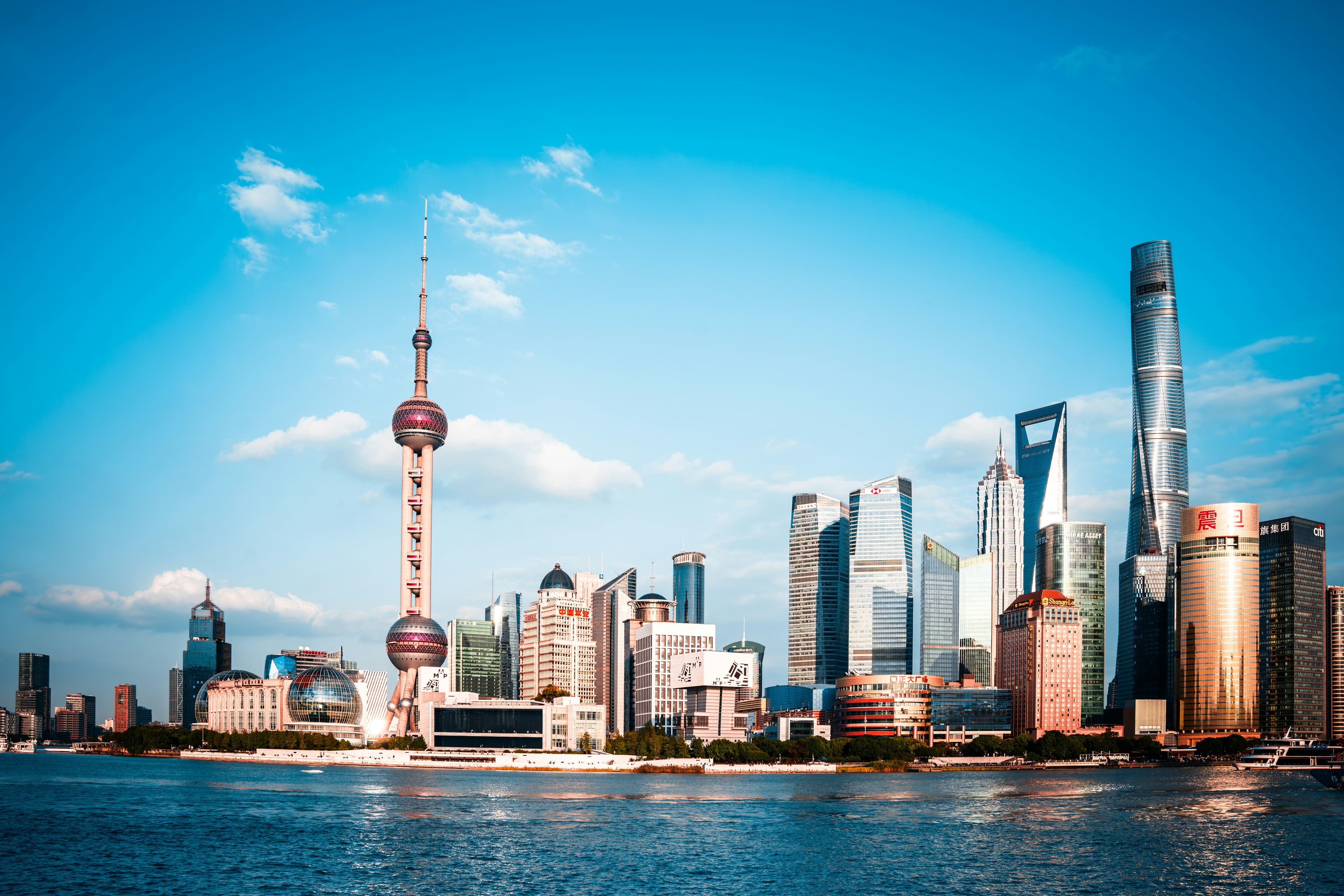 미래도시 같은 마천루 숲, 상하이의 상징
루자쭈이